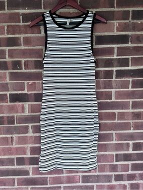 Black White Striped Bodycon Dress XL Sleeveless Ribbed Stretch Women’s Regular